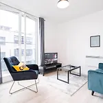 Vibrant 1 Bedroom Cosy Apartment - City Centre